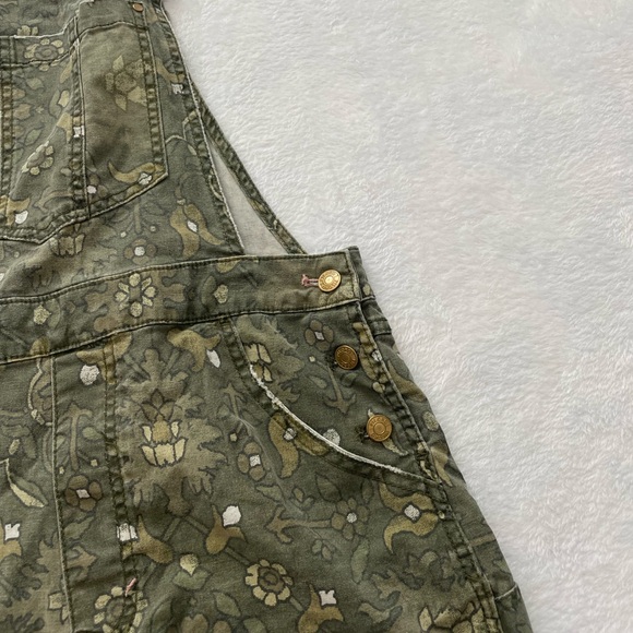 Pilcro Anthropologie Green Floral Overalls - Picture 2 of 7